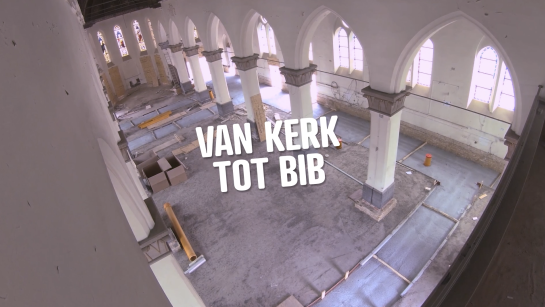 Timelaps van de werf van kerk naar bib
