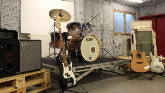 Sfeerbeeld van de muziekstudio in De Panne